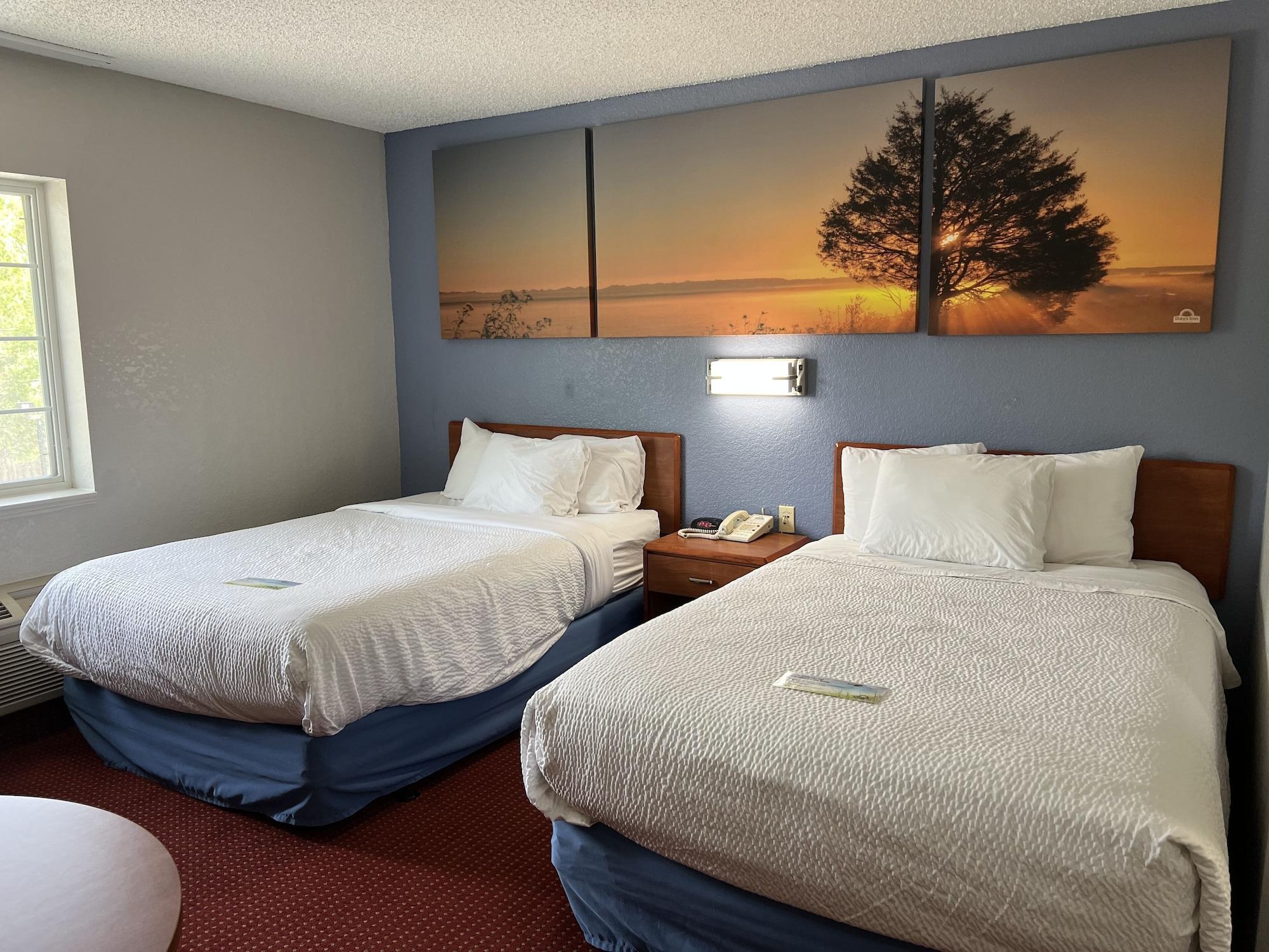Days Inn & Suites By Wyndham Green Bay Wi Zewnętrze zdjęcie