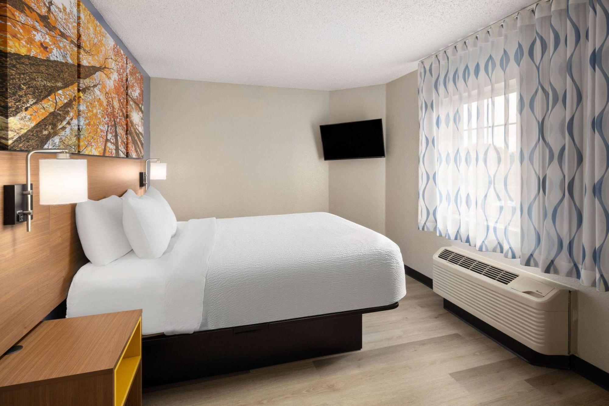Days Inn & Suites By Wyndham Green Bay Wi Zewnętrze zdjęcie