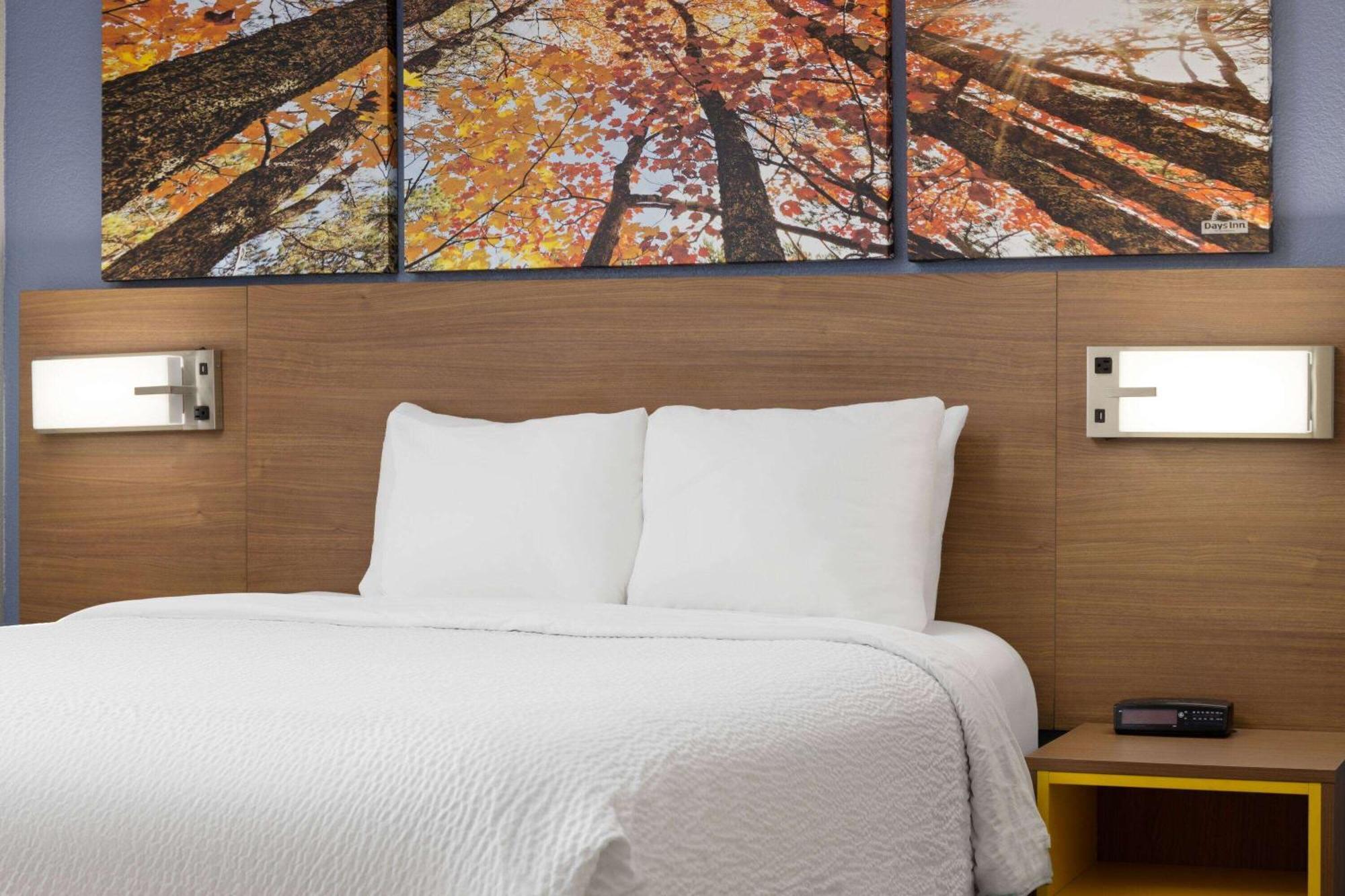 Days Inn & Suites By Wyndham Green Bay Wi Zewnętrze zdjęcie