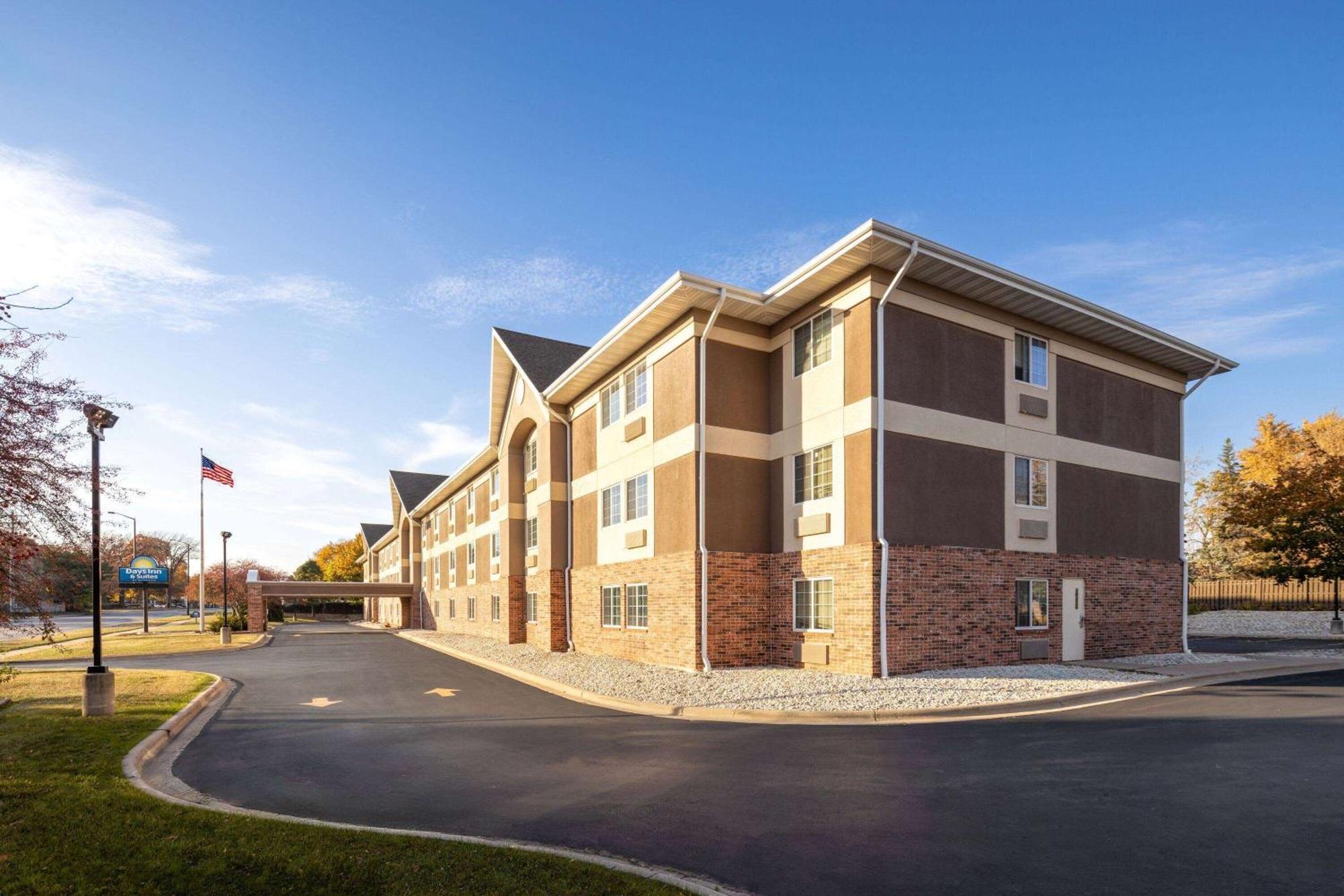 Days Inn & Suites By Wyndham Green Bay Wi Zewnętrze zdjęcie