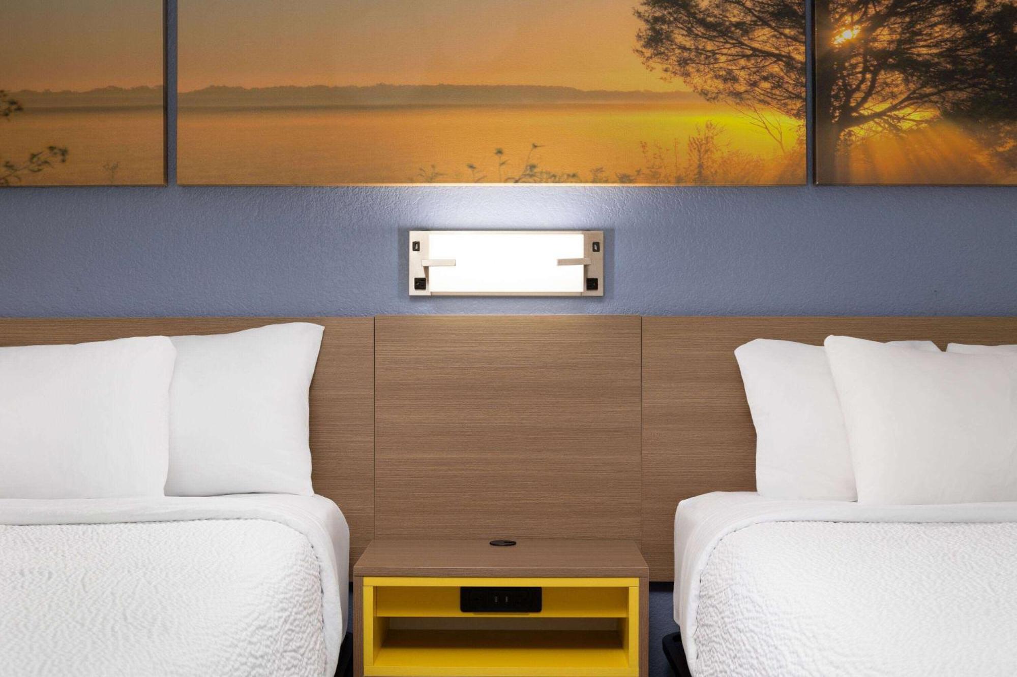 Days Inn & Suites By Wyndham Green Bay Wi Zewnętrze zdjęcie